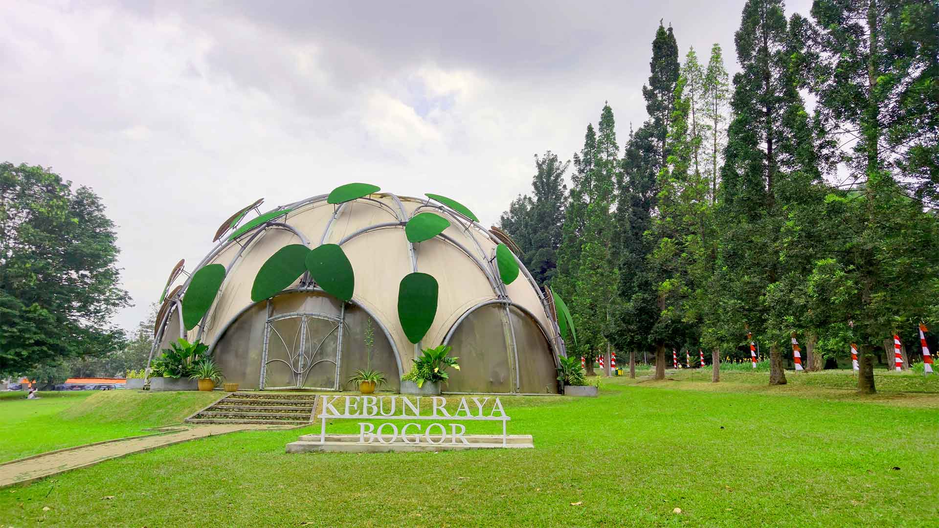 20 tempat wisata di bogor yang cocok traveling Bareng keluarga